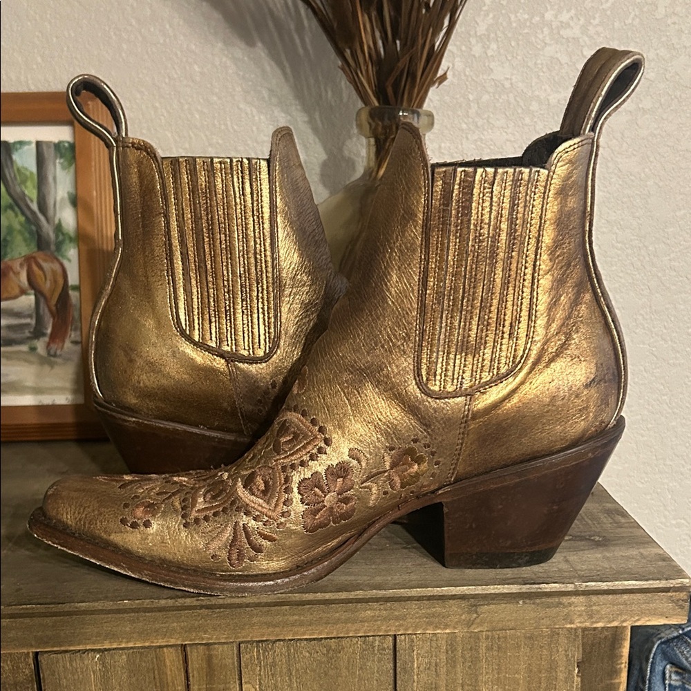 Gold Embroidered Old Gringo Boots